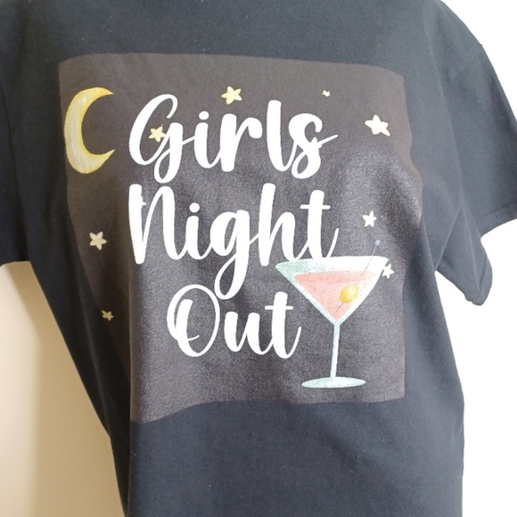 GIRLS NIGHT OUT. A fun tee to wear on the prowl - Picture 9 of 12